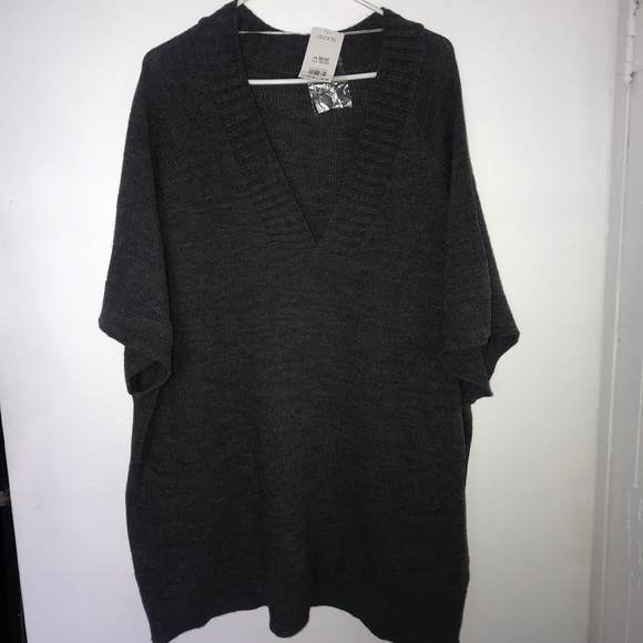 Gray sweater - Picture 1 of 2